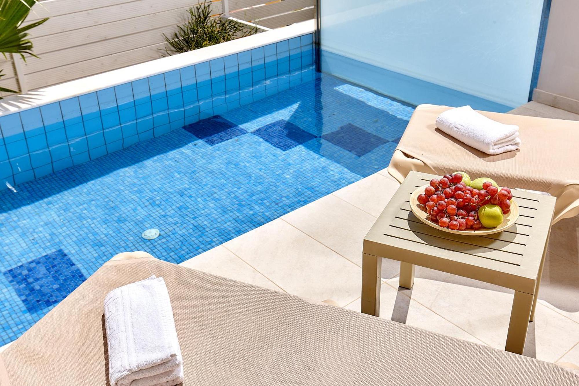 St Constantin Sea Hotel & Spa Resort Гувес Екстериор снимка
