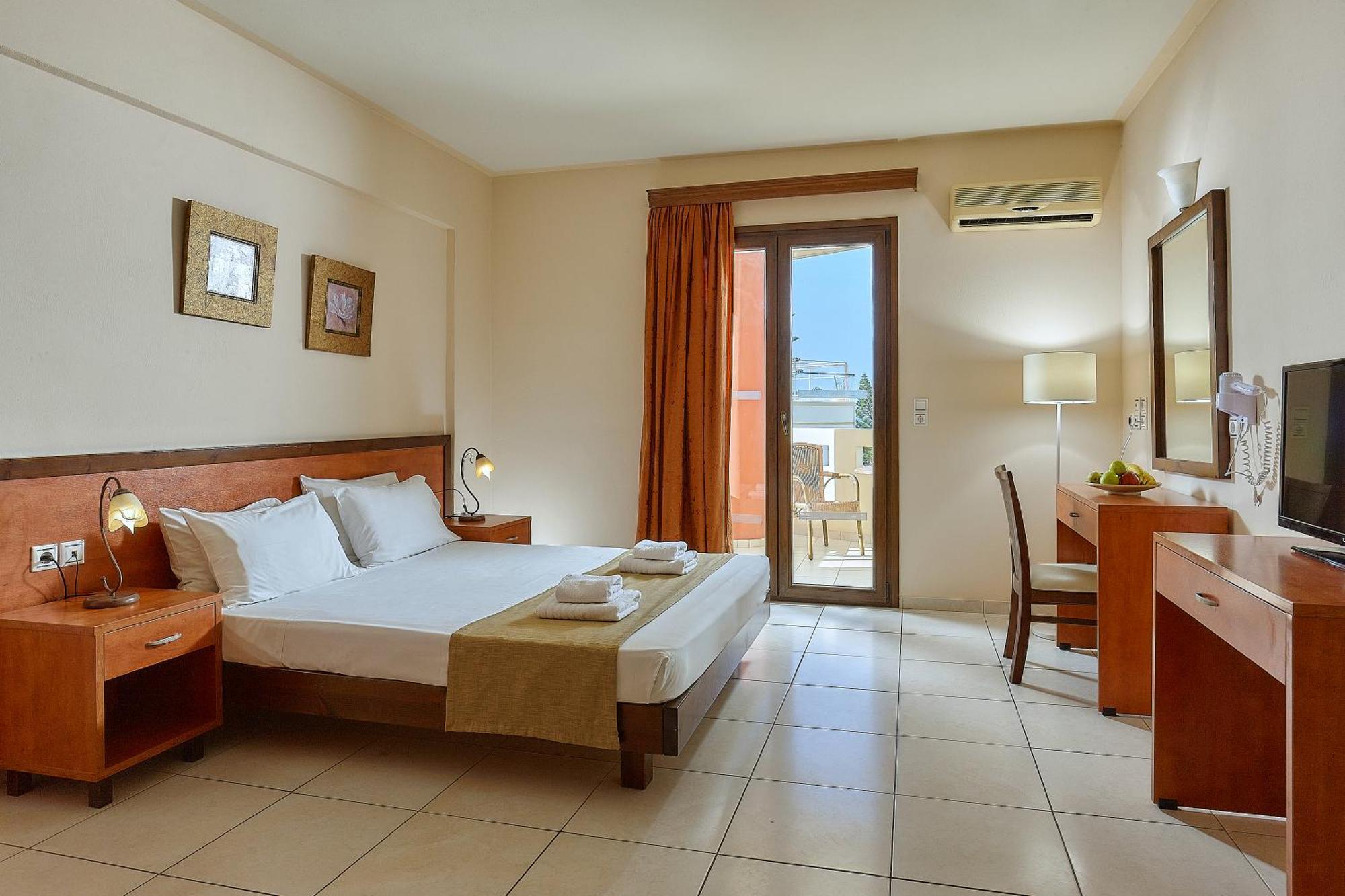 St Constantin Sea Hotel & Spa Resort Гувес Екстериор снимка