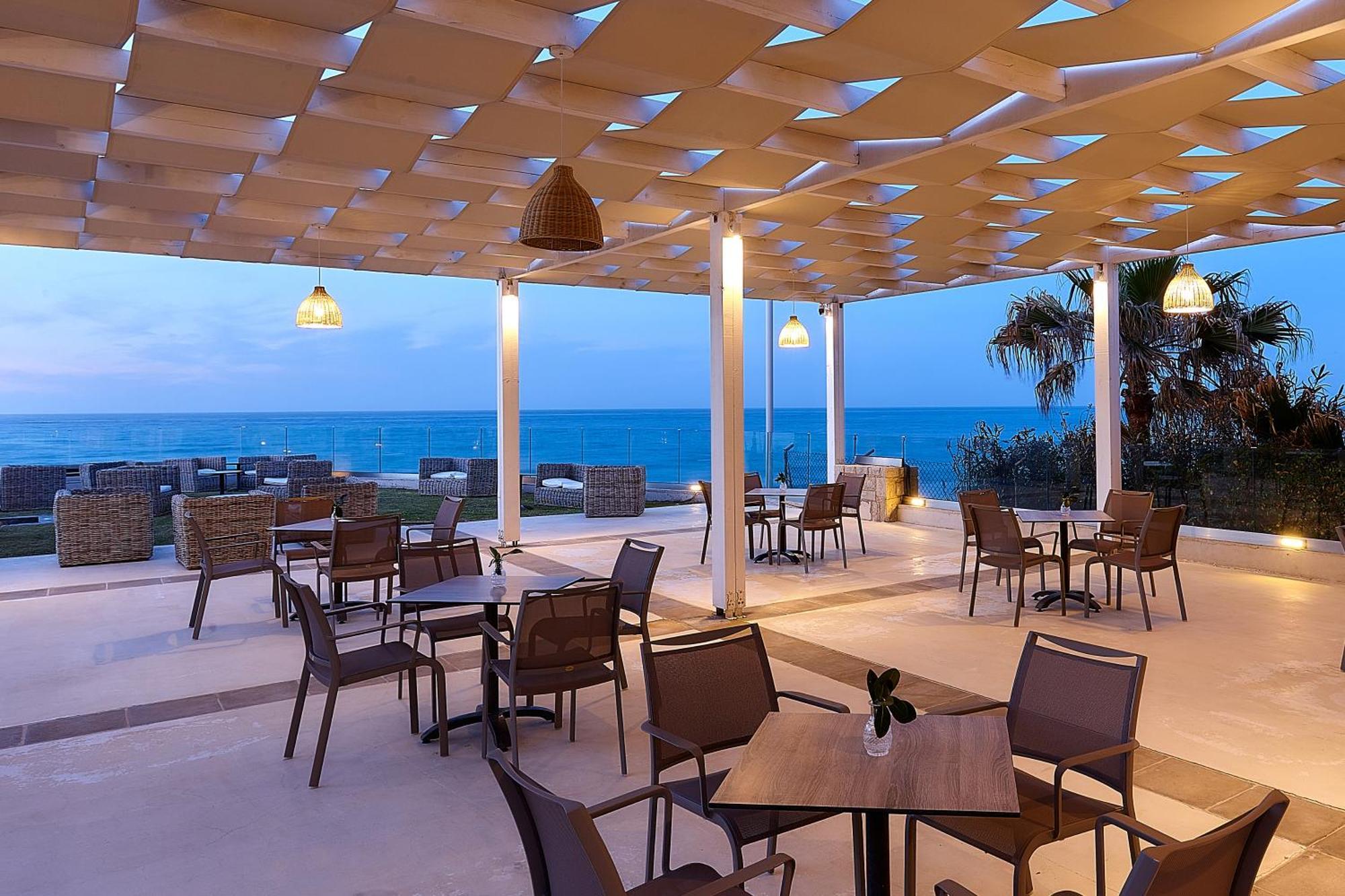St Constantin Sea Hotel & Spa Resort Гувес Екстериор снимка