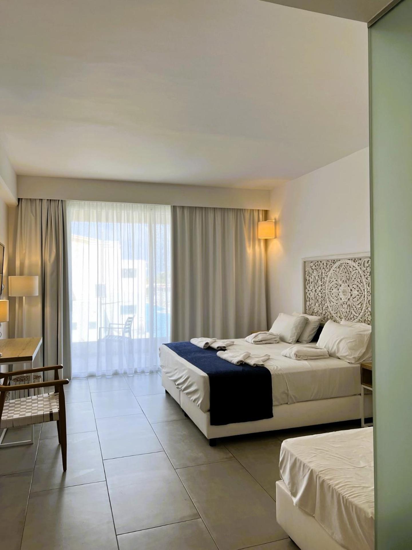 St Constantin Sea Hotel & Spa Resort Гувес Екстериор снимка